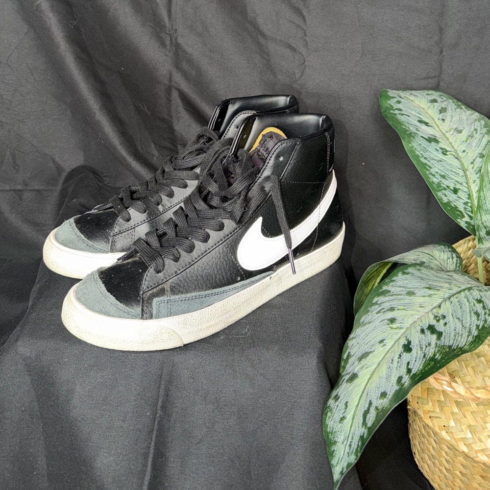 Nike Blazer Black High-Top Sneakers
